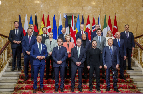 “cimeira internacional sobre segurança europeia”