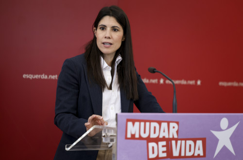 Mariana Mortágua em conferência de imprensa sobre o Relatório Anual de Segurança Interna