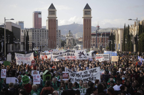 Manifestação sobre o direito à habitação em Barcelona.