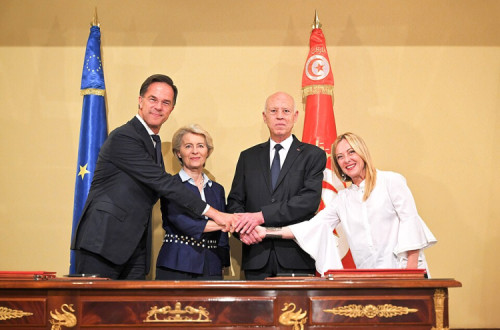 Mark Rutte, Ursula von der Leyen, Kaïs Saïed e Giorgia Meloni
