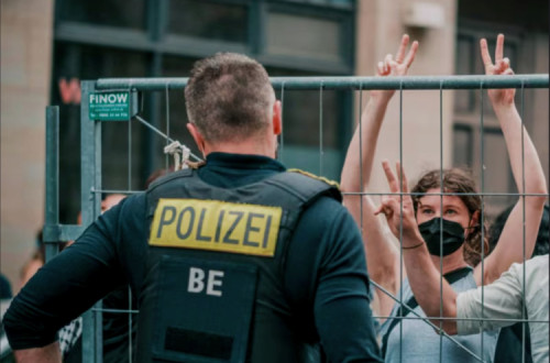 Roberta Murray num protesto em Berlim contra o genocídio em Gaza