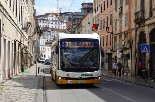 Autocarro na Rua da Sofia, Coimbra
