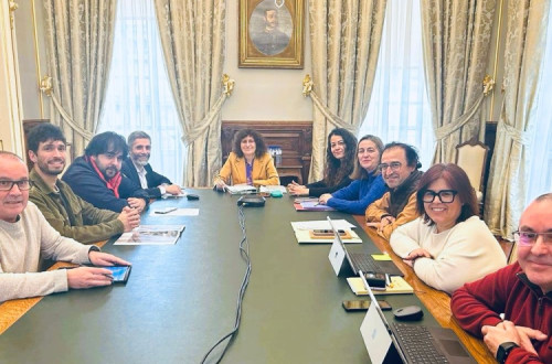 Executivo de Santiago de Compostela em reunião esta segunda-feira.