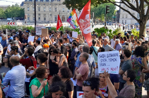 Mobilização pela paz no Irão
