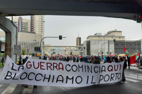 Trabalhadores do porto de Génova manifestam-se pela Palestina e contra a guerra.