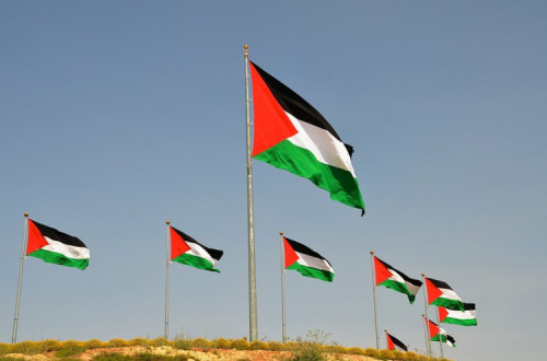 Bandeiras palestinianas em Rawabi em 2014.