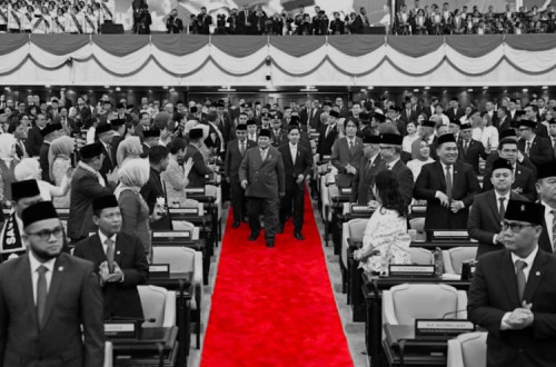 Prabowo Subianto saudado por parlamentares no seu discurso pré-dia da independência, 15 de agosto de 2025