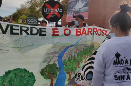 Protesto contra a mina