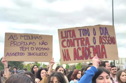 Protesto contra o assédio na academia