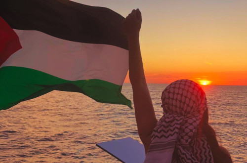 bandeira da Palestina na flotilha