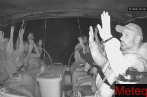 Imagem dos momentos imediatamente anteriores ao ataque ao barco Meteque da Flotilha Humanitária para Gaza.