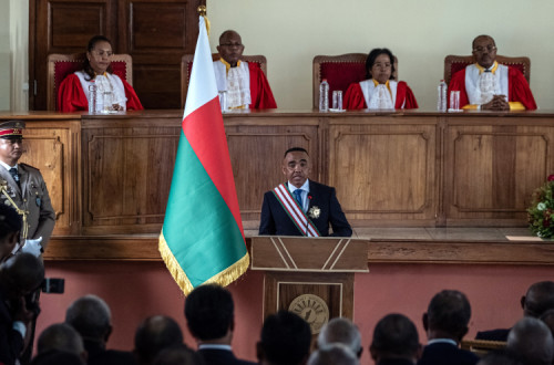 Coronel Michaël Randrianirina na sua tomada de posse como presidente de Madagáscar.