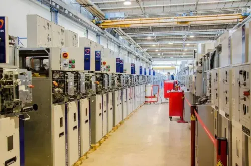 Linha de montagem – Fluofix. Foto Efacec