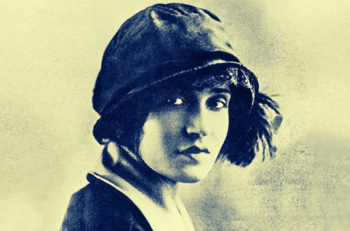 Tina Modotti [foto de divulgação como «Rosa Carilla» em «Riding with Death», 1921]. th», 1921. 