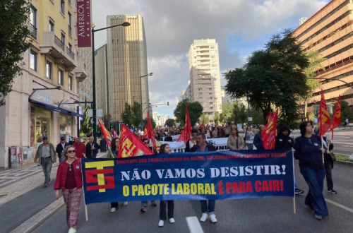 STSSSS na manifestação da CGTP contra o pacote laboral. Foto STSSSS