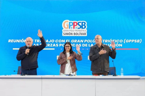 Diosdado Cabello, Delcy Rodriguez e Jorge Rodriguez