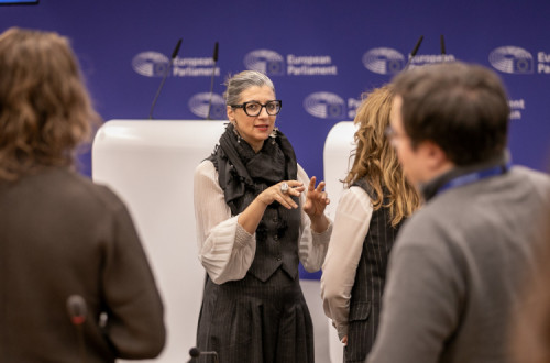 Francesca Albanese no Parlamento Europeu em 2025.
