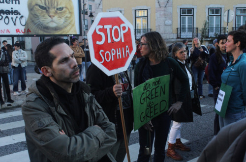Manifestação de habitantes dos concelhos da Beira Baixa junto ao Parlamento em dezembro,