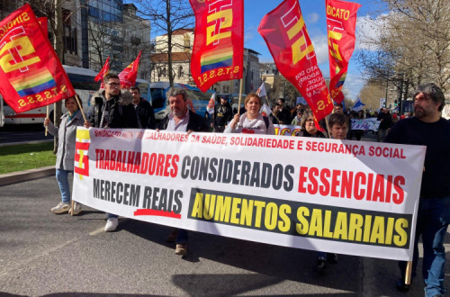 Manifestação do Sindicato dos Trabalhadores da Saúde, Solidariedade e Segurança Social (STSSSS).
