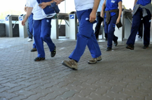 Trabalhadores à saída do turno na Autoeuropa. 