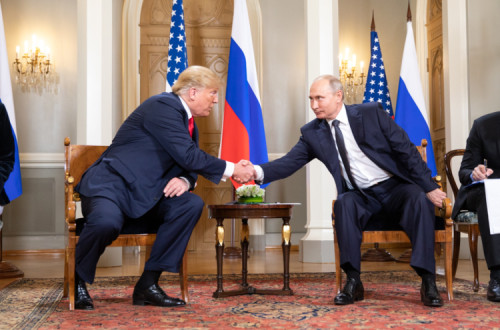 O Presidente Donald J. Trump e o Presidente Vladimir Putin da Federação Russa a 16 de julho de 2018.