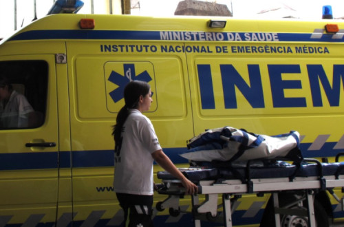 ambulância do INEM