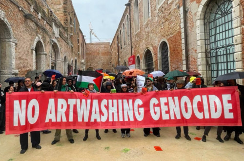 Manifestação na Bienal de Veneza contra a presença de Israel no festival