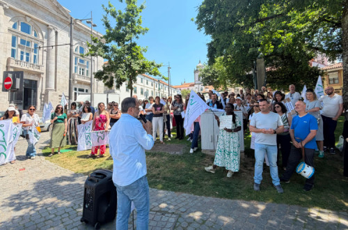 Concentração em frente ao Hospital de Santo António