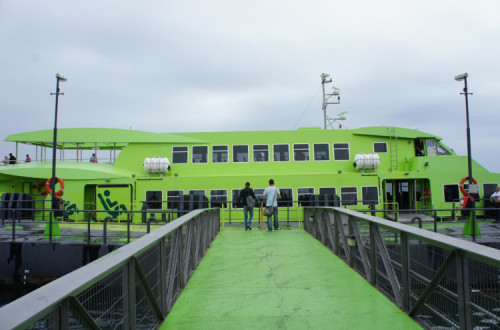 Ferry que faz a travessia entre Setúbal e Tróia