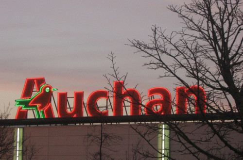 Sindicato denuncia política salarial do Grupo Auchan