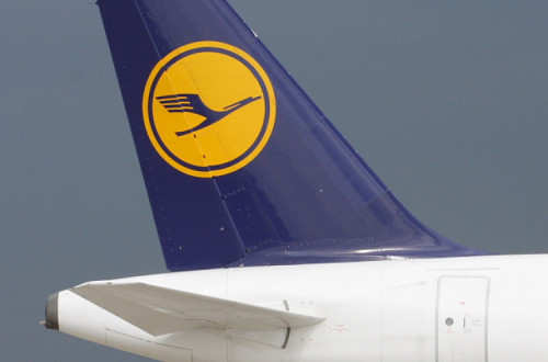 Pormenor de um avião da Lufthansa. Foto de dtrzolek/Flickr.