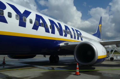 Avião da Rayanair em Charleroi. Foto de Luc Coekaerts/Flickr.
