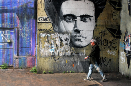 Pintura mural da cara de Gramsci. Foto de  Riccardo Cuppini/Flickr.