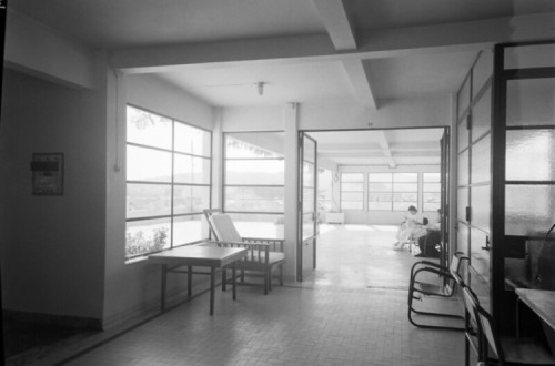 Instituto Português de Oncologia. Fotografia de Mário Novais/Biblioteca de Arte da Fundação Gulbenkian/Flickr.