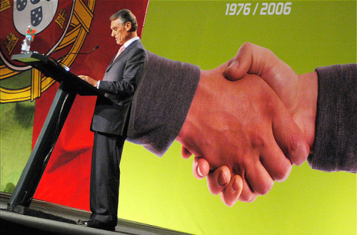 Cavaco sempre fez questão de dominar as contas, mas diz que não sabe quanto valem as suas pensões.