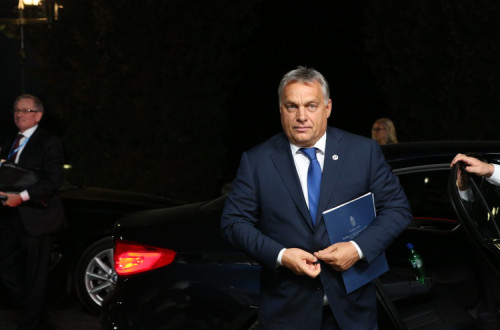 Ativistas acusam Orbán de aproveitar a pandemia para limitar a liberdade de expressão