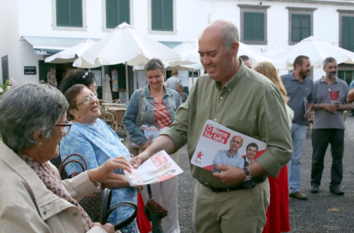 Roberto Almada em campanha. Foto Bloco/Madeira