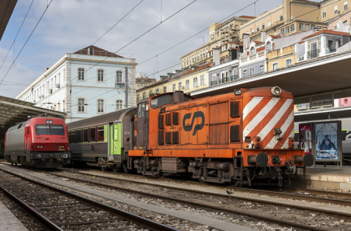 Comboios da CP em Santa Apolónia. Foto de Nicky Boogaard/Flickr.
