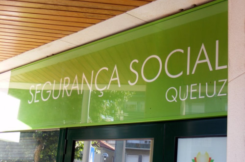 Edifício da Segurança Social em Queluz.
