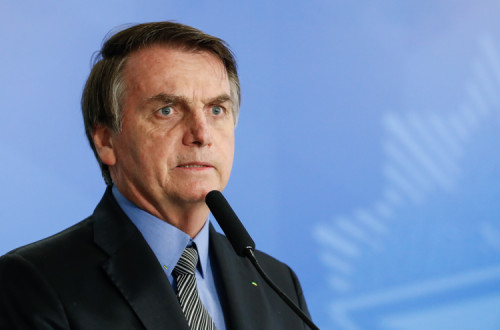 Em causa está um esquema que envolve Michelle Bolsonaro, atual primeira dama do Brasil, e Fabrício Queiroz, ex assessor do filho mais velho de Jair Bolsonaro.