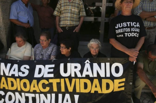 Ação sobre radioatividade das antigas minas de urânio. Foto de ATMU/Facebook.
