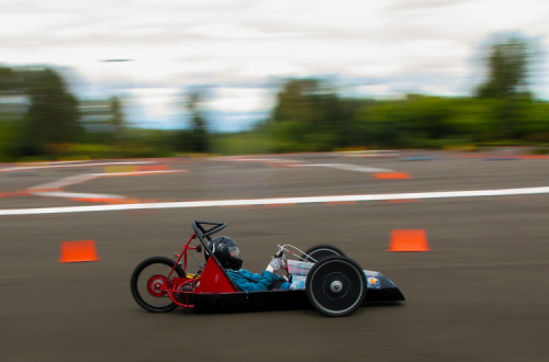 carro elétrico em corrida