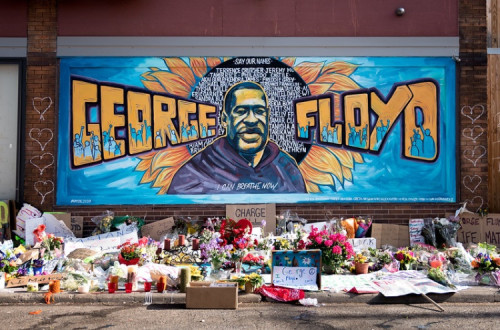 Mural em memória de George Floyd no Minesota. 