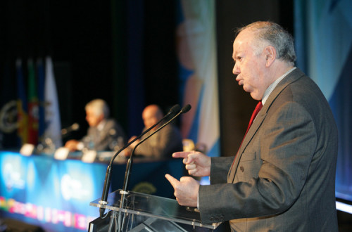 Governo da Madeira alega estatuto regional para continuar a pagar subvenções vitalícias a ex-titulares de cargos políticos. Foto de Ordem TOC