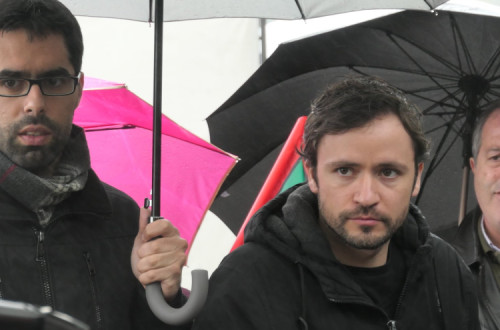 José Soeiro na manifestação de apoio aos trabalahadores do Miradouro Ignez, 13 de abril de 2019. Foto Henrique Borges/Facebook.