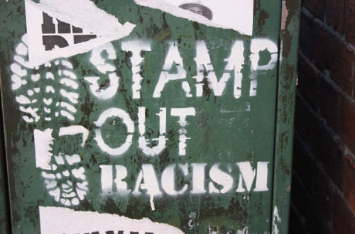 Pintura anti-racista em Belfast. Agosto de 2010.