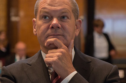 Scholz em 2017 em Hamburgo. Foto de Olaf Kosinsky/Wikimedia Commons.