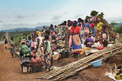 Venda de rua em Angola. Novembro de 2012.