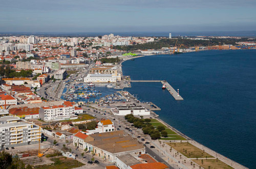 Baía de Setúbal, Foto tirada do Forte de S. Filipe por Diego Delso/wikimedia