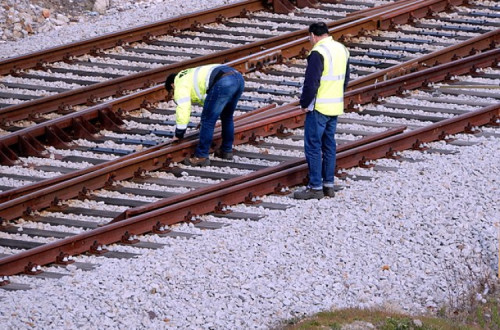 Trabalhadores da IP. Foto de _morgado/Wikimedia Commons.